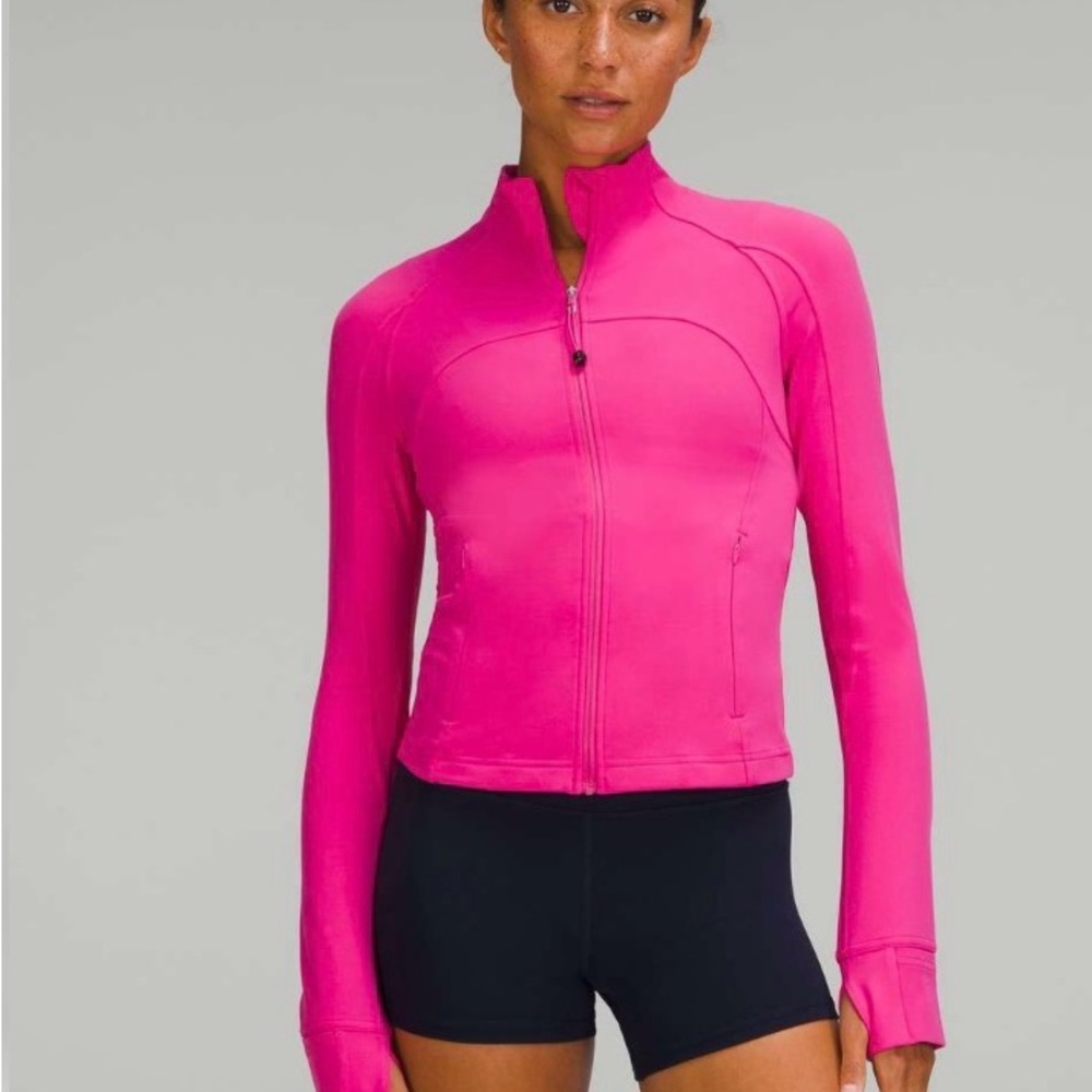 Lululemon Nulu Cropped Define Jacket
Sonic Pink Size 6